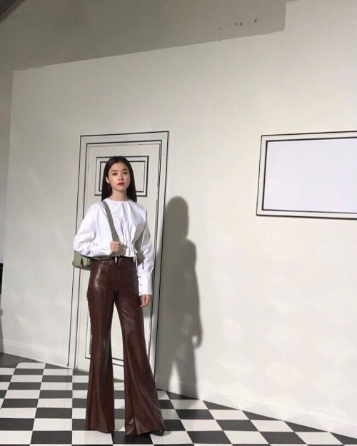 instagram.com--Coming-SoonHyoJoos-on-set-commercial-sho20479300_117491008899426_5083656246553214976_n.jpg