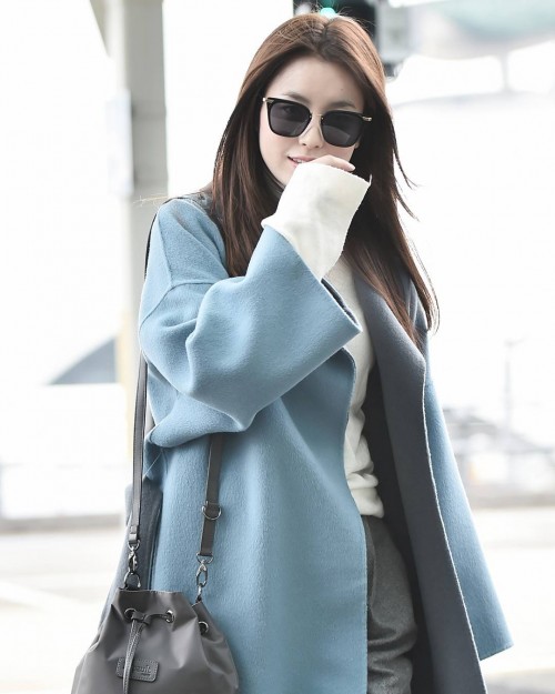 instagram.com-170108-Han-HyoJoo-at-Incheon-Airport-heading-15876202_1431653653522125_8890105209162825728_n.jpg