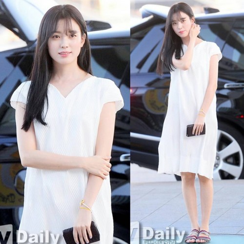 instagram.com-170524-Han-Hyo-Joo-spotted-at-Incheon-Intern18581341_231019420727695_1098282343711375360_n.jpg