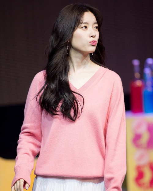 instagram.com-170617-Han-Hyo-Joo-Hello-Long-Time-No-See-Fa19623077_941259719346948_1754588891689517056_n.jpg