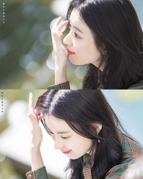 instagram.com-170926-Han-Hyo-Joo-2017-Green-Umbrella-Angel21985356_525414254463235_3706272780325486592_n.jpg