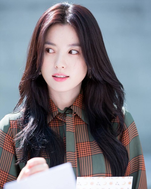instagram.com-170926-Han-Hyo-Joo-2017-Green-Umbrella-Angel24178200_1757934707844246_9188130915363061760_n.jpg