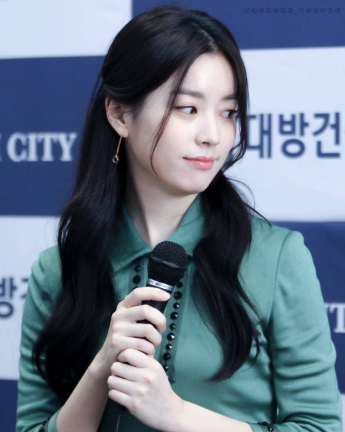 instagram.com-180202-Han-Hyo-Joo-Daebang-Construction-Fans26863470_167229023911914_563003863850811392_n.jpg