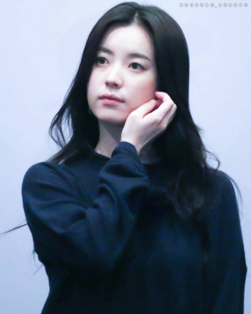 instagram.com-180225-Han-Hyo-Joo-Golden-Slumber-Daegu-Stag29418147_723568161171877_108467608059117568_n.jpg