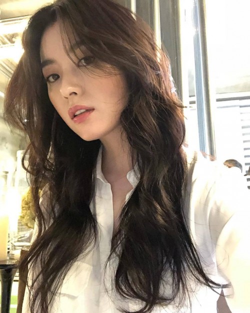 instagram.com-Han-Hyo-Joo-Instagram-Update-30590581_2329968140347453_1582442526541873152_n.jpg
