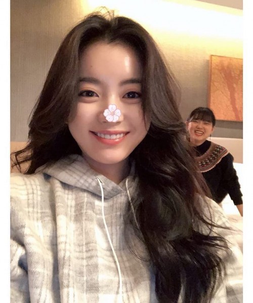 instagram.com-Han-Hyo-Joo-Instagram-Update-How-are-u-30603680_1007480952742285_9089222701913997312_n.jpg