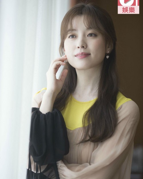 instagram.com-Han-Hyo-Joo-Interview-In-Hong-Kong43820658_743314986038018_820834432379229308_n.jpg