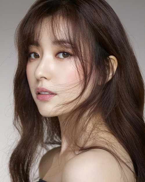 instagram.com-Han-HyoJoo-for-Jessica-Magazine-Hongkong26154976_1961637153861031_2722202421697708032_n.jpg