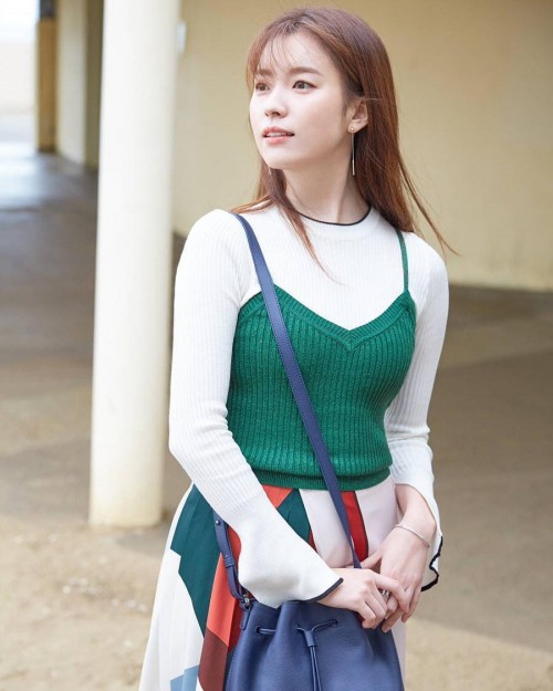 instagram.com-Han-HyoJoo-for-Lipault-2017-SS17438971_391801344538524_7229215504391471104_n.jpg