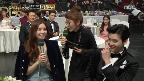 instagram.com-Videos-161230-Han-Hyo-Joo-Lee-Jong-Suk-20114719293_185690741903822_2324097895826980864_n.jpg