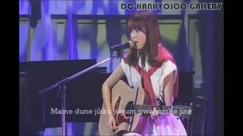 instagram.com-Videos-Han-Hyo-Joo-Playing-Guitar-Mister-Kara20582494_342344649534312_5228272893535715328_n.jpg
