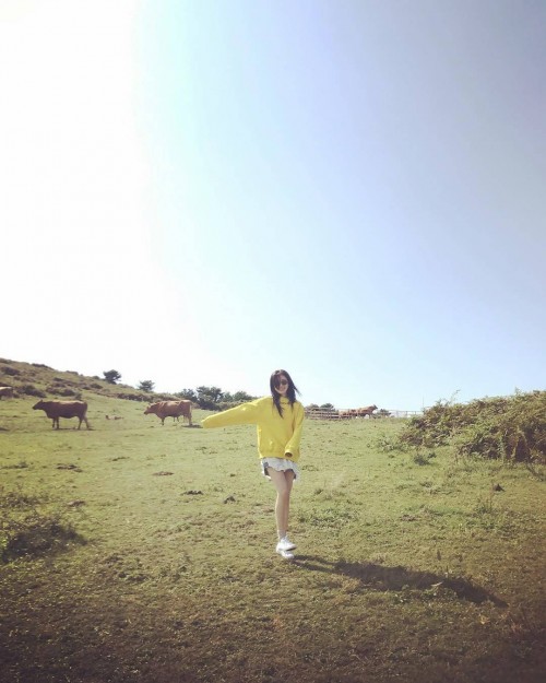 instagram.com-Welcome-HanHyoJoo-To-Instagram-Now-21980767_338848843244372_2074609632218710016_n.jpg