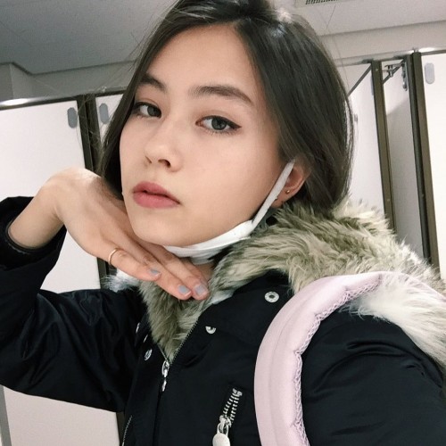 instagram.com-City-bathroom-face-mask-chick16230420_1761253697527810_757313359757443072_n.jpg