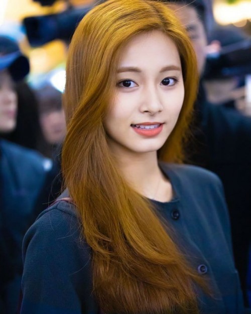 tzuyu.x_126862771_2104758529654837_2135833647585349999_n.jpg