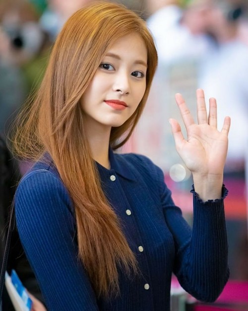 tzuyu.x_127016983_397171728099259_9127299123165175696_n.jpg